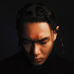 黄色视频男人舔女人下面
